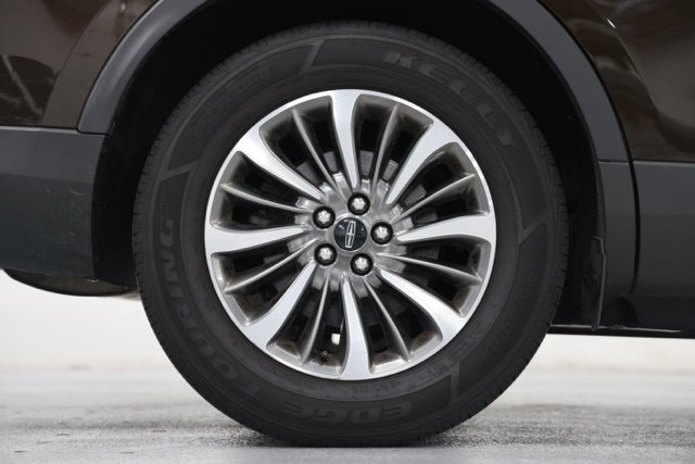 Used 2020 Lincoln Nautilus Reserve FWD image 16
