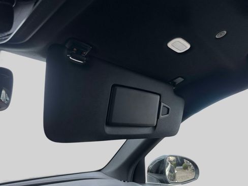 Used 2024 Mercedes-Benz GLC 300 4MATIC image 29