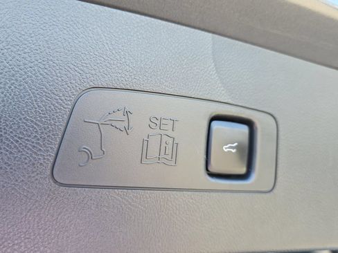 Used 2022 Lincoln Corsair FWD w/ Premium Package image 14