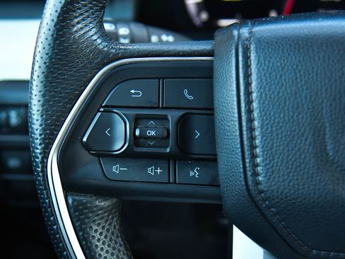 Used 2024 Toyota Tacoma TRD Off-Road image 33