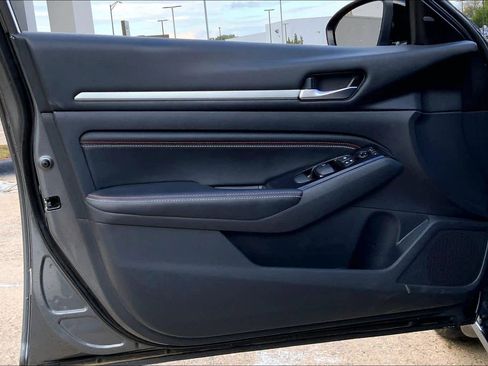 Used 2023 Nissan Altima 2.0 SR image 41