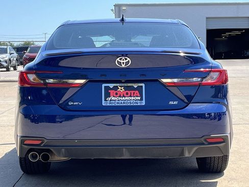 Used 2025 Toyota Camry SE FWD image 5