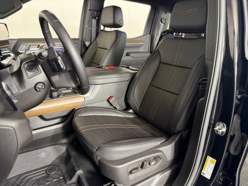 Certified 2025 Chevrolet Silverado 1500 High Country w/ Midnight Edition AWD/4WD image 34