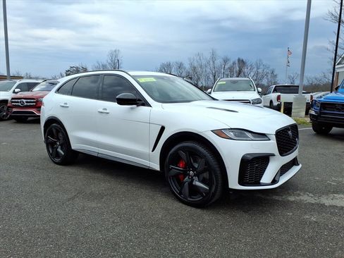 Used 2024 Jaguar F-PACE SVR image 7