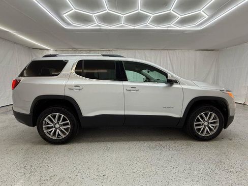 Used 2018 GMC Acadia SLE AWD/4WD image 2