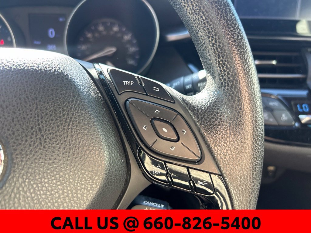 Used 2019 Toyota C-HR LE FWD image 11