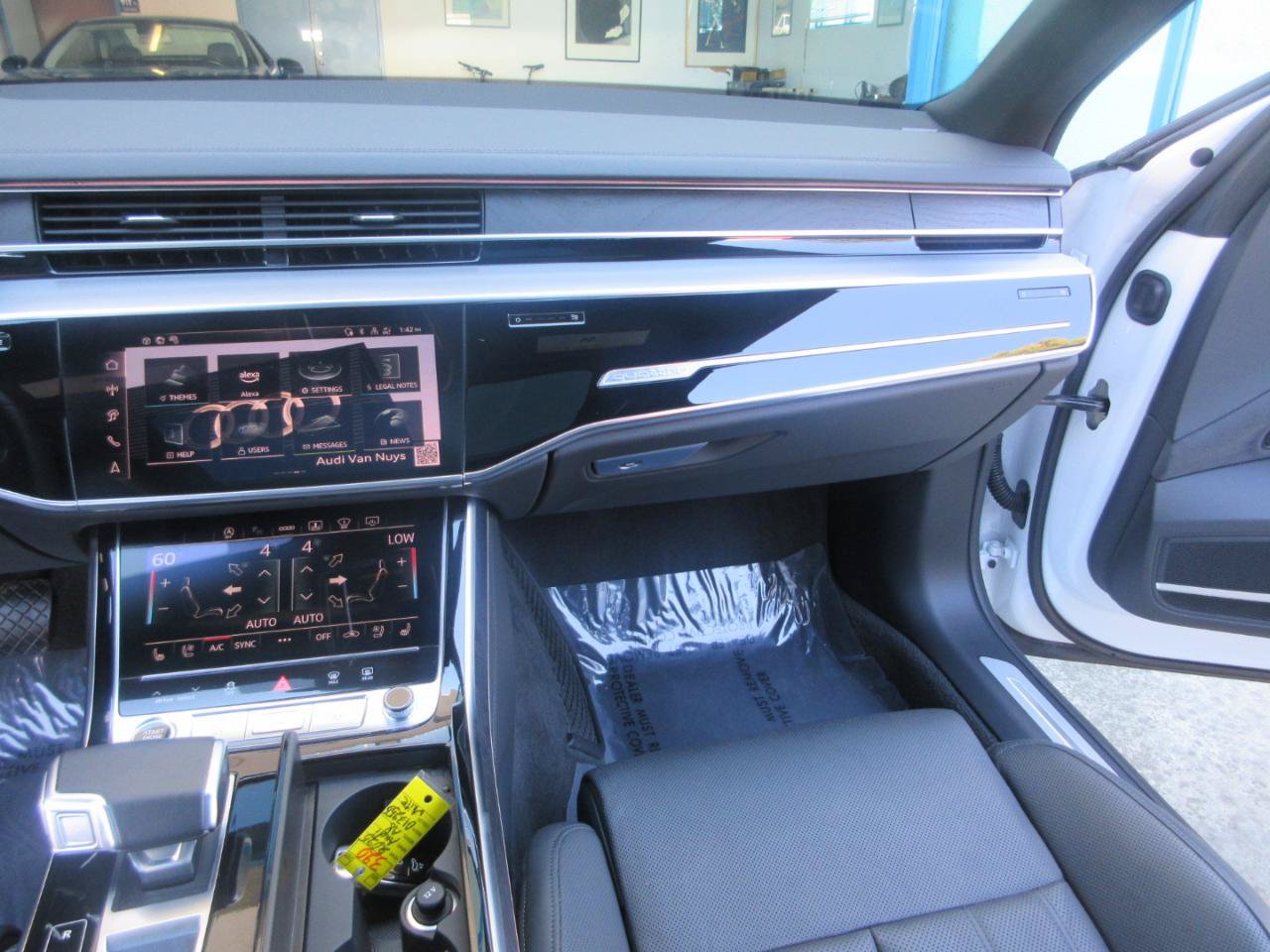 Used 2025 Audi A8 L 3.0T w/ EXECUTIVE PACKAGE w/ Executive Package AWD/4WD image 46