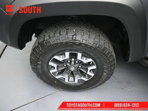 Used 2020 Toyota Tacoma TRD Off-Road AWD/4WD image 45