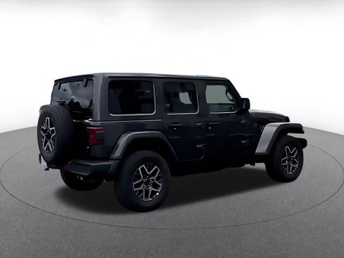 Used 2025 Jeep Wrangler Unlimited Sahara AWD/4WD image 10
