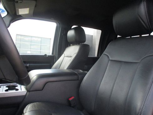 Used 2014 Ford F250 Lariat w/ Chrome Package AWD/4WD image 36