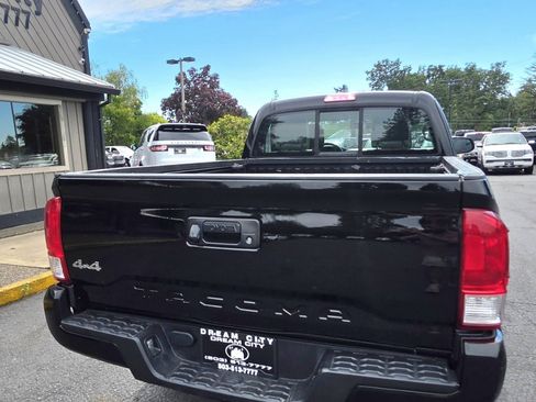 Used 2017 Toyota Tacoma SR w/ SR Convenience Package AWD/4WD image 8