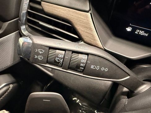 Used 2025 GMC Acadia Denali w/ Super Cruise Package image 34