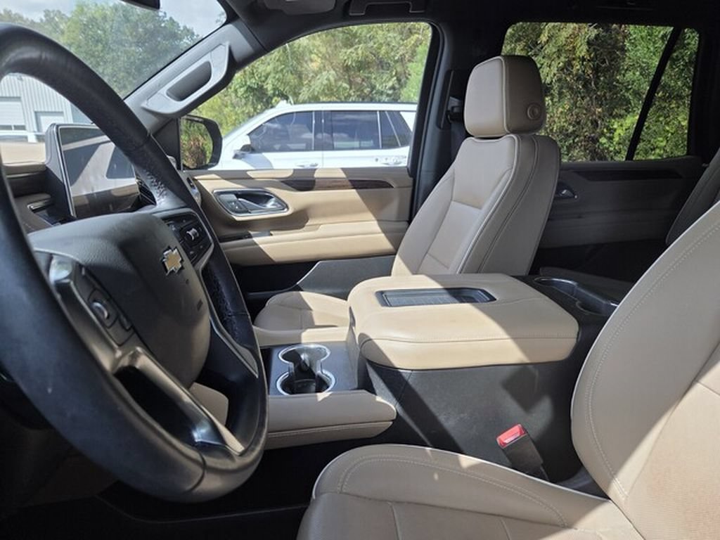 Used 2022 Chevrolet Tahoe Premier RWD image 4