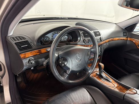 Used 2004 Mercedes-Benz E 320 4MATIC Sedan image 4