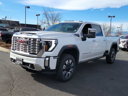 Used 2024 GMC Sierra 2500 Denali w/ Denali Reserve Package image 4