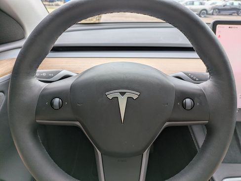Used 2024 Tesla Model Y Long Range AWD/4WD image 20