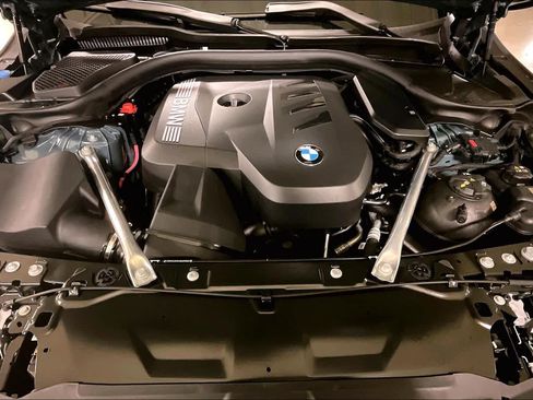 Used 2026 BMW 530i w/ Premium Package RWD image 16