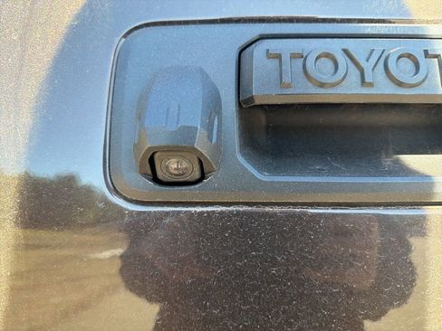 Used 2018 Toyota Tundra 1794 Edition AWD/4WD image 5