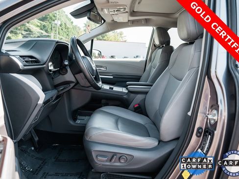 Certified 2021 Toyota Sienna XLE image 25