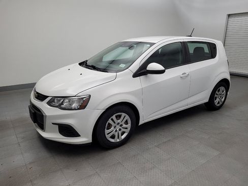 Used 2020 Chevrolet Sonic LT image 2