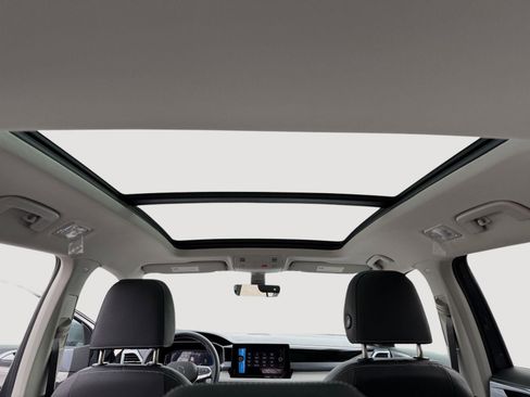 New 2026 Volkswagen Taos SEL image 13