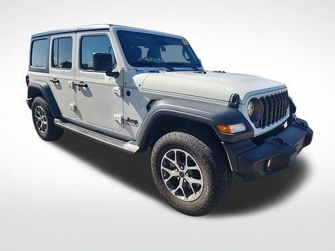 Used 2024 Jeep Wrangler Unlimited Sport AWD/4WD image 3