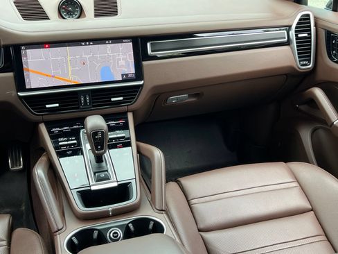 Certified 2021 Porsche Cayenne GTS AWD/4WD image 30