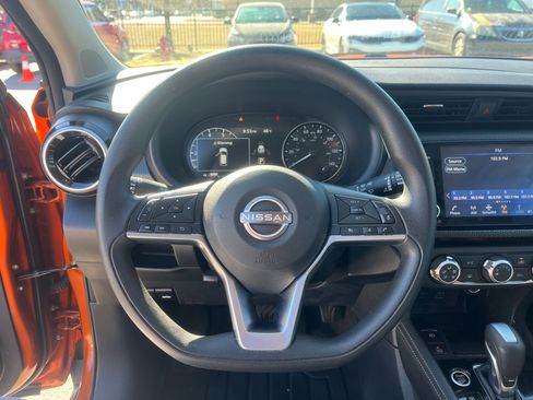 Used 2023 Nissan Kicks SV image 28