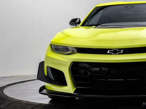 Used 2021 Chevrolet Camaro ZL1 image 25