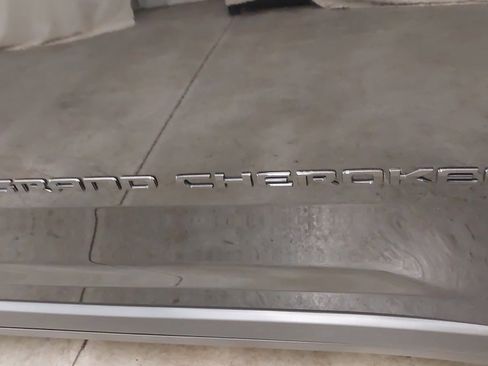 Used 2024 Jeep Grand Cherokee L Laredo AWD/4WD image 17