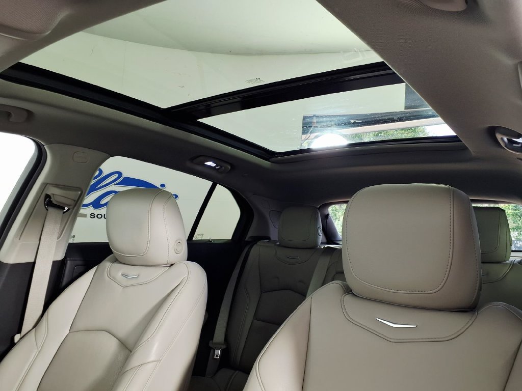 Used 2019 Cadillac XT4 Premium Luxury AWD/4WD image 14