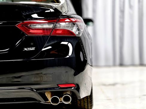 Used 2023 Toyota Camry XSE image 15