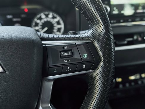 Used 2024 Mitsubishi Outlander SE image 33