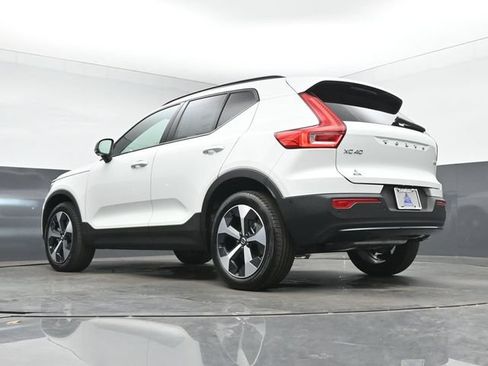 New 2026 Volvo XC40 B5 Plus w/ Climate Package AWD/4WD image 43