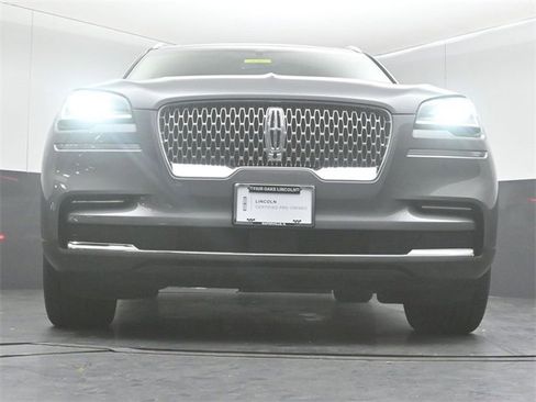 Certified 2023 Lincoln Aviator Reserve w/ Equipment Group 201A image 33