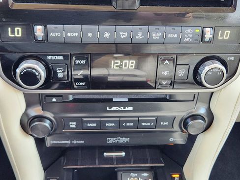 Used 2022 Lexus GX 460 Luxury w/ Off Road Package AWD/4WD image 19