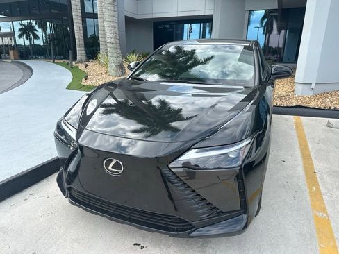 Certified 2024 Lexus RZ 450e Premium w/ Accessory Package (Z1) AWD/4WD image 4