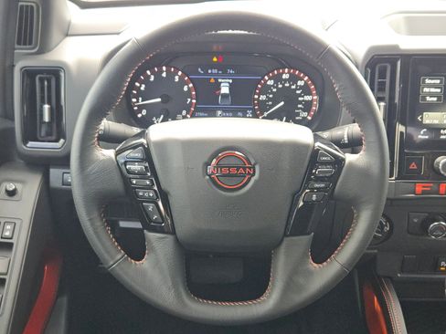 Certified 2025 Nissan Frontier PRO-4X image 19