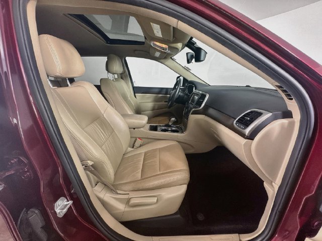 Used 2017 Jeep Grand Cherokee Laredo w/ Quick Order Package 2BE RWD image 29