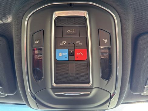 Certified 2024 Jeep Grand Cherokee Altitude image 19