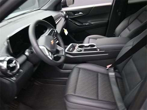 New 2026 Chevrolet Equinox LT image 8