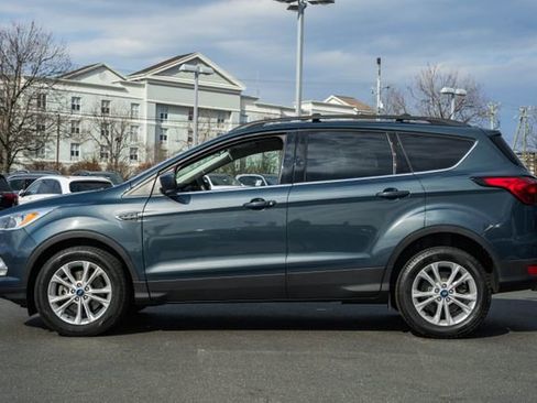Used 2019 Ford Escape SE image 4