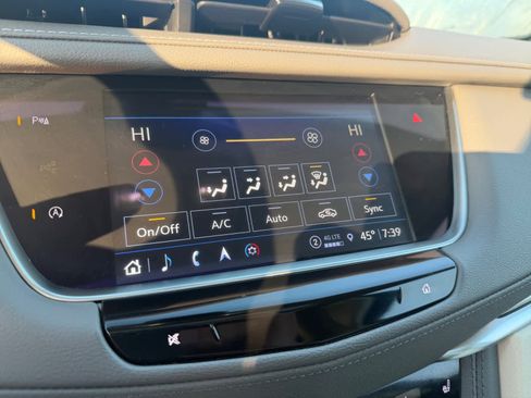 Used 2022 Cadillac XT5 Premium Luxury AWD/4WD image 24