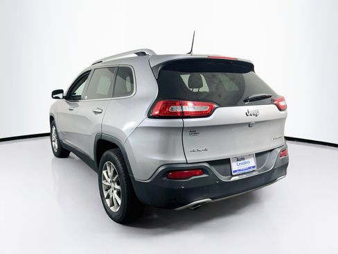 Used 2018 Jeep Cherokee Limited AWD/4WD image 7