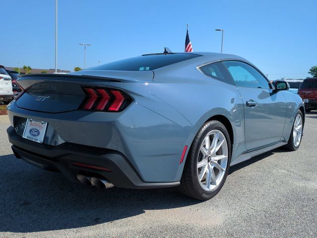 Used 2025 Ford Mustang GT Premium RWD image 4