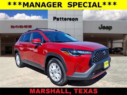 Used 2024 Toyota Corolla Cross LE image 1