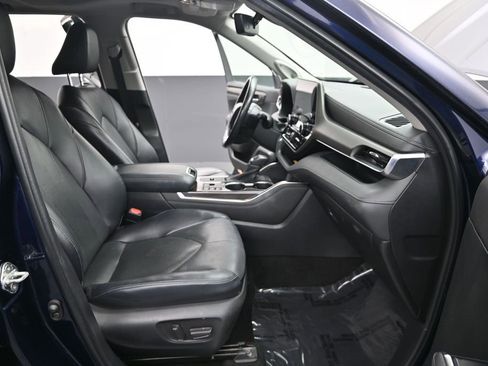Used 2023 Toyota Highlander Limited FWD image 26