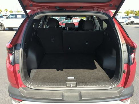 Used 2025 Hyundai Tucson SEL FWD image 19