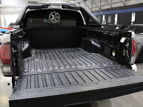 Used 2017 Toyota Tacoma TRD Pro AWD/4WD image 15