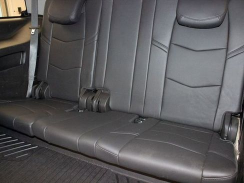 Used 2018 Cadillac Escalade Luxury image 20